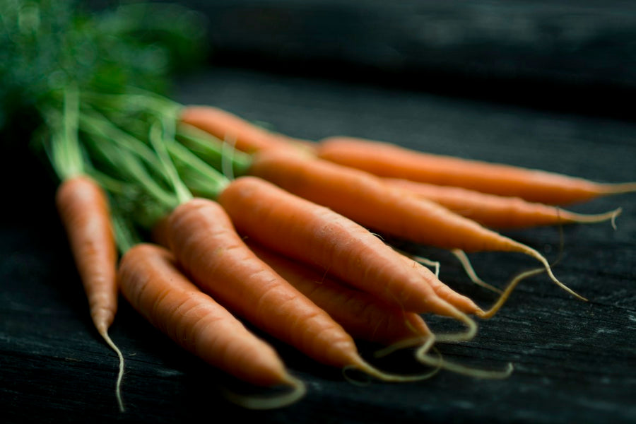 Carottes fraîches pour une recette de jus maison